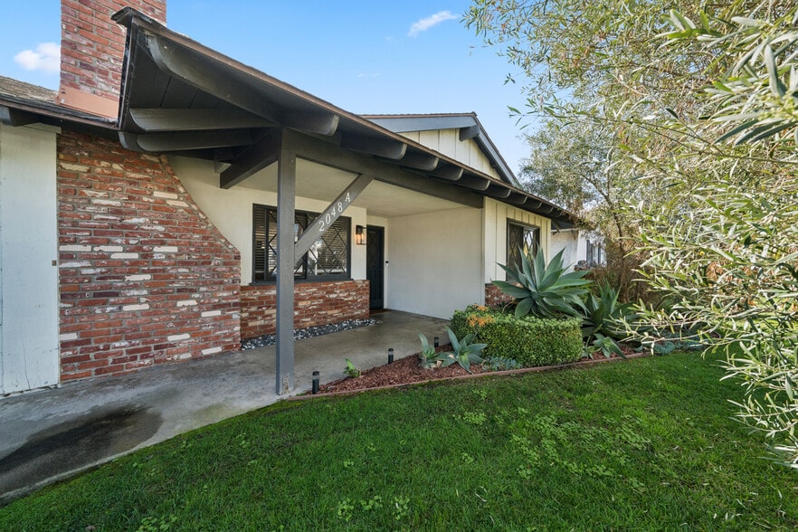 More Photos Of 2048 Garden Ln, Costa Mesa Multifamily For Sale