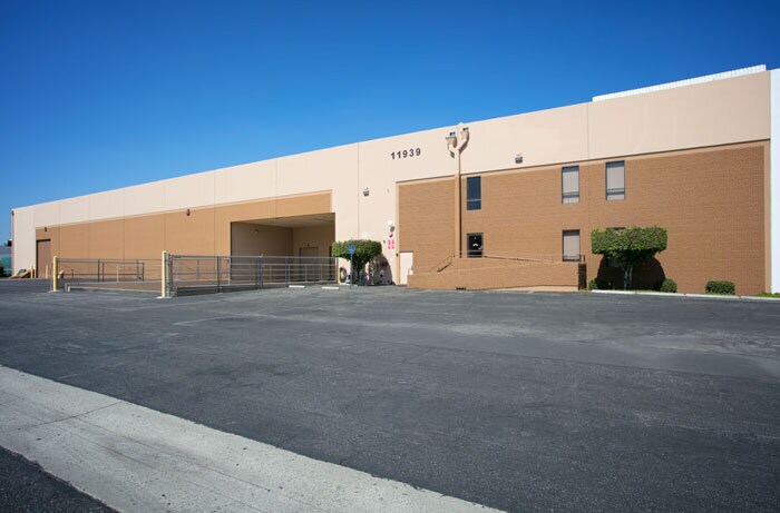 Primary Photo Of 11937-11939 Woodruff Ave, Downey Unknown For Lease