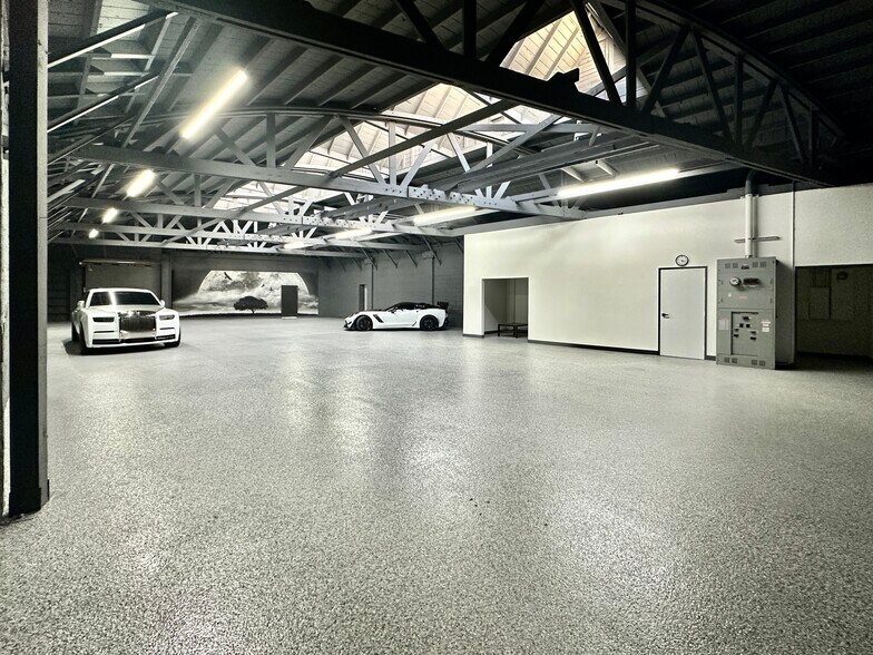 More Photos Of 525 W Windsor Rd, Glendale Manufacturing For Sale