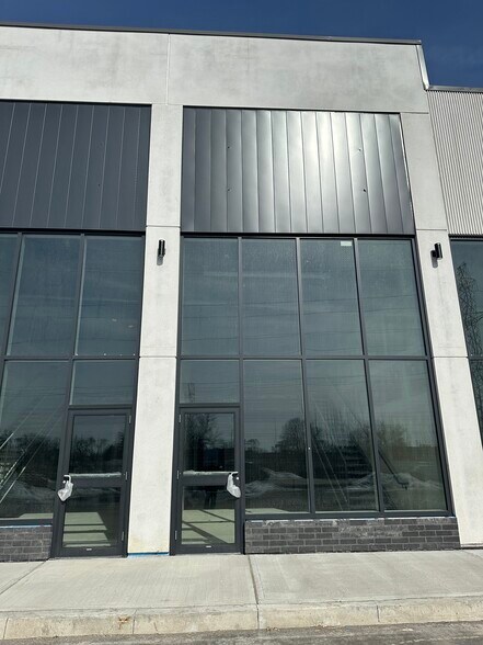 More Photos Of 3101 Kennedy Rd, Toronto Storefront For Sale