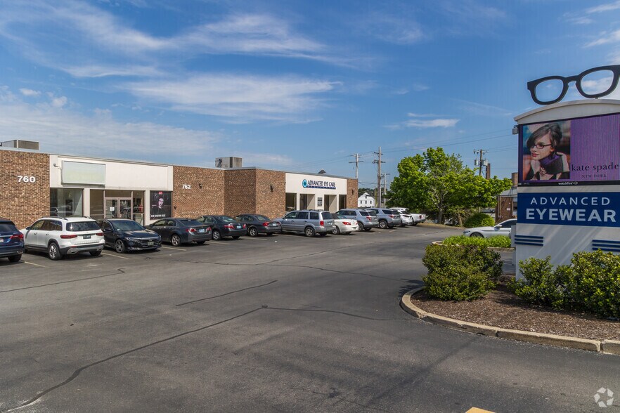 More Photos Of 760-780 N Main St, Providence Medical For Lease