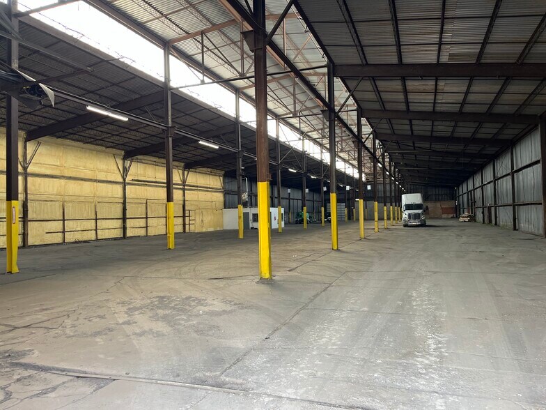 More Photos Of 2872 Vermont St, Blue Island Industrial For Lease