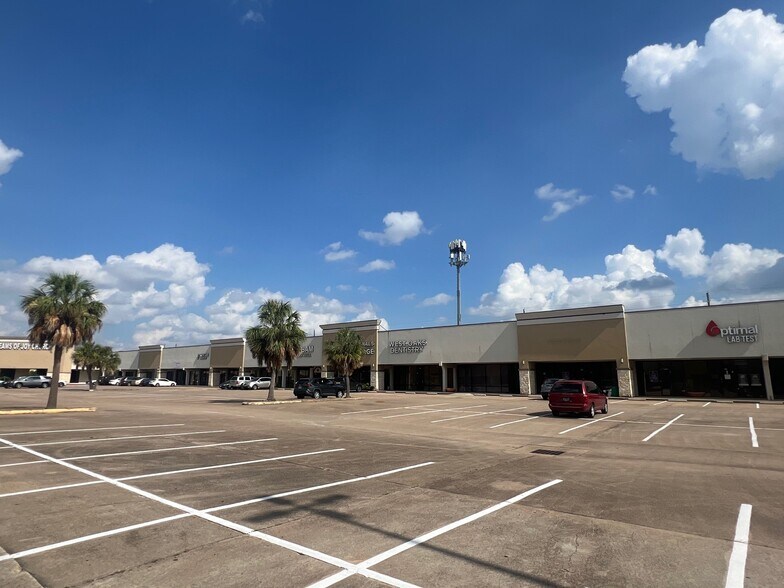 More Photos Of 2703 S Hwy 6, Houston Unknown For Lease