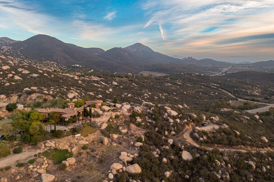 More Photos Of 15348 Running Deer Trl, Poway Manufactured Housing Mobile Home Park For Sale