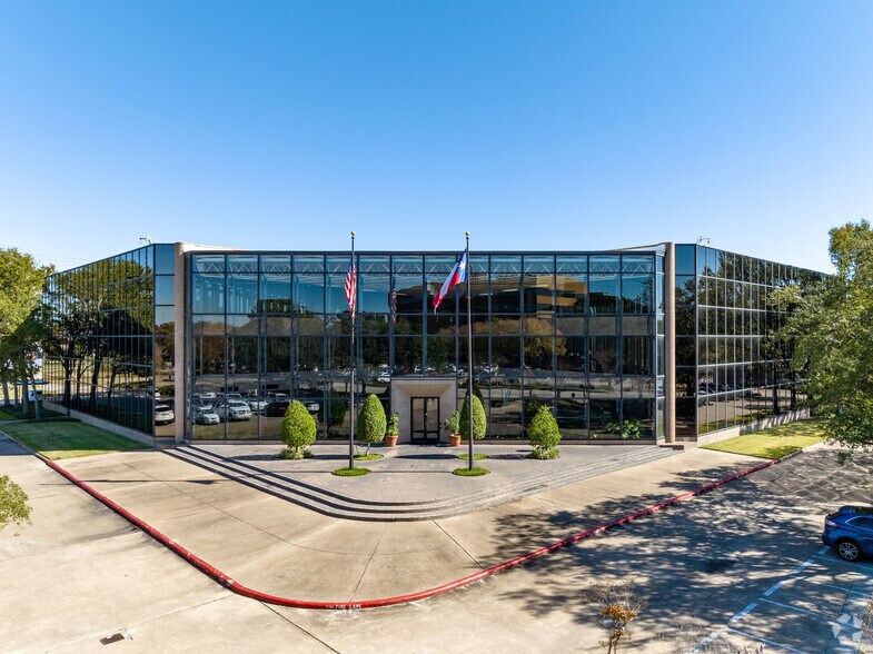 More Photos Of 12621 Featherwood Dr, Houston Office For Lease