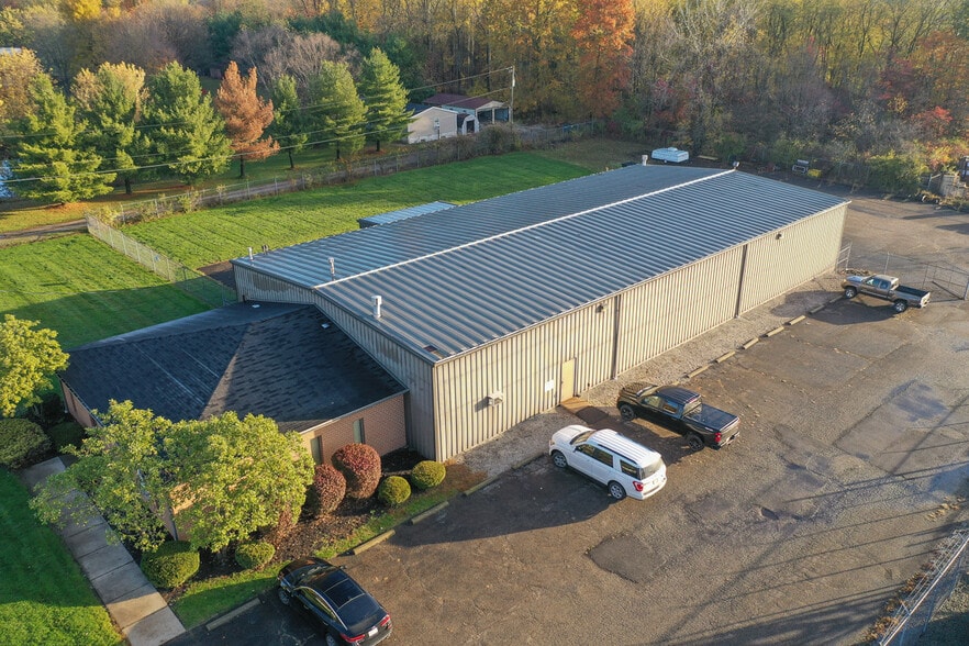 More Photos Of 3822 Victory Ave, Louisville Warehouse For Lease
