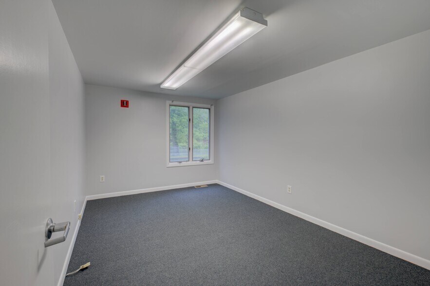 More Photos Of 626 Toll Gate Rd, Warwick Medical For Lease