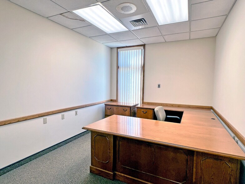 More Photos Of 2143 S State Route 157, Edwardsville Bank For Sale