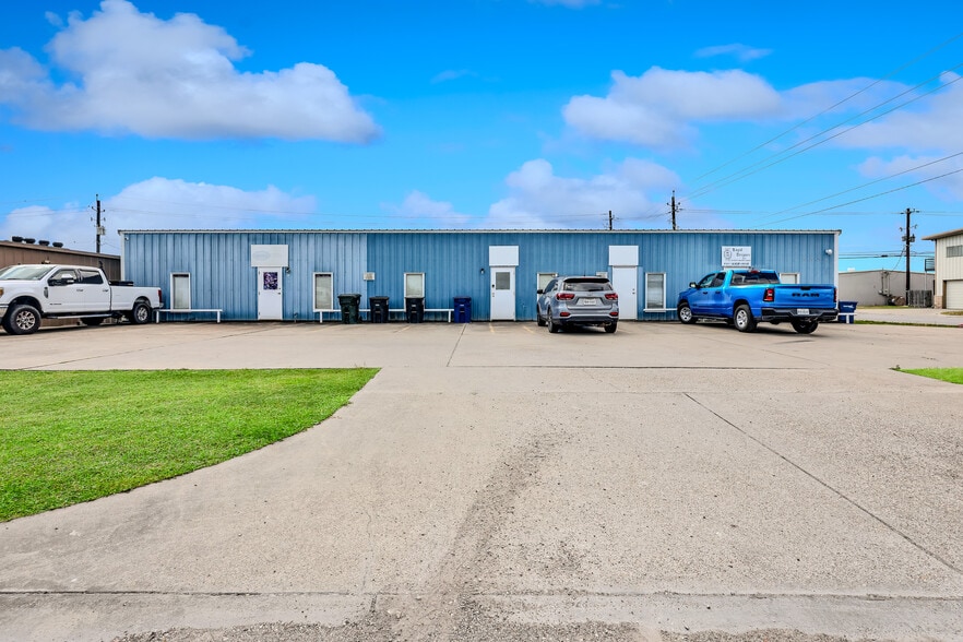 More Photos Of 3801 Saturn Rd, Corpus Christi Warehouse For Sale