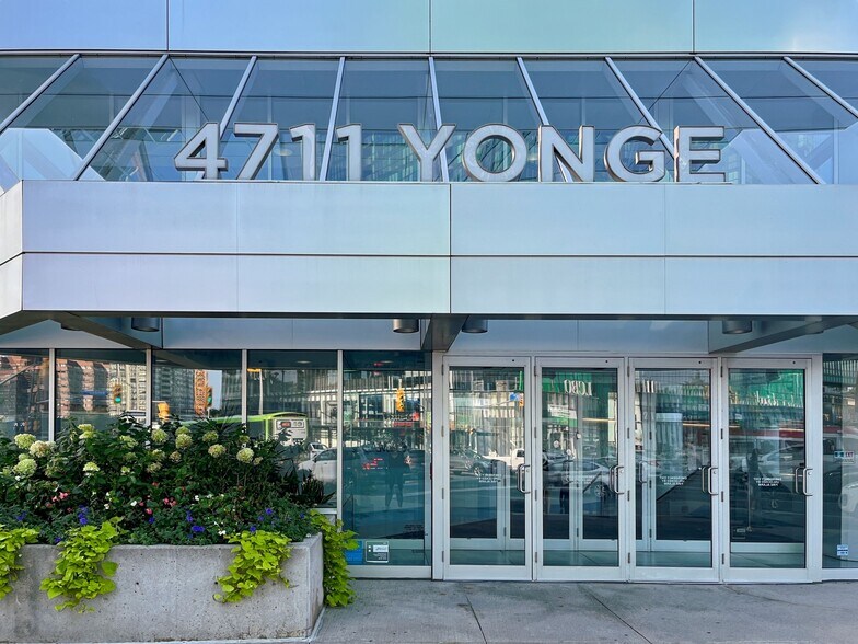 More Photos Of 4711 Yonge St, Toronto Coworking Space