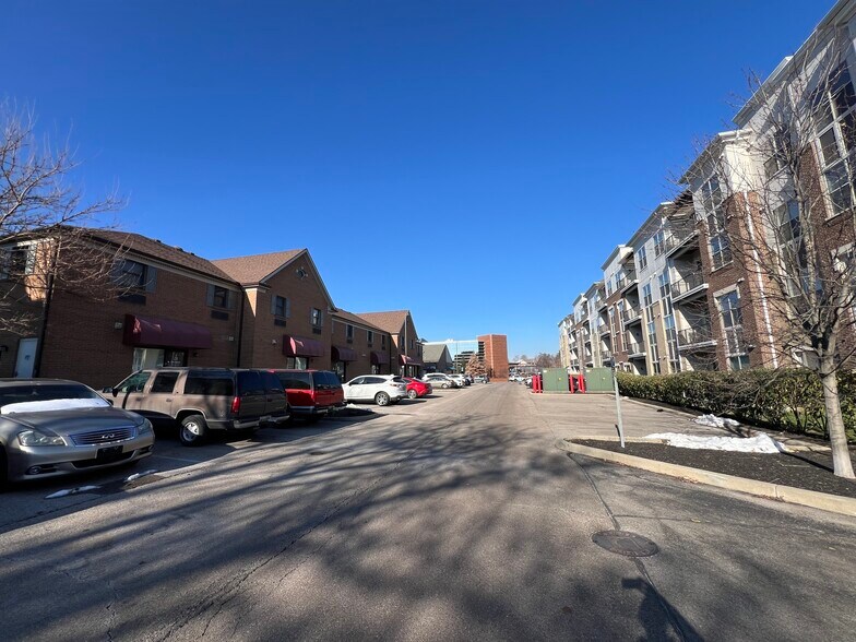 More Photos Of 9402-9420 Towne Square Ave, Blue Ash Office For Lease