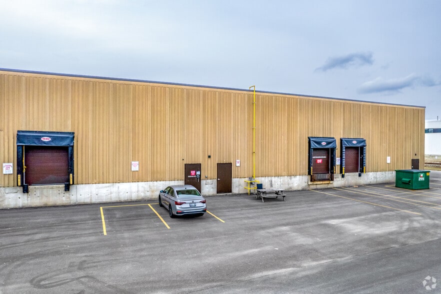 More Photos Of 1705 Argentia Rd, Mississauga Warehouse For Lease