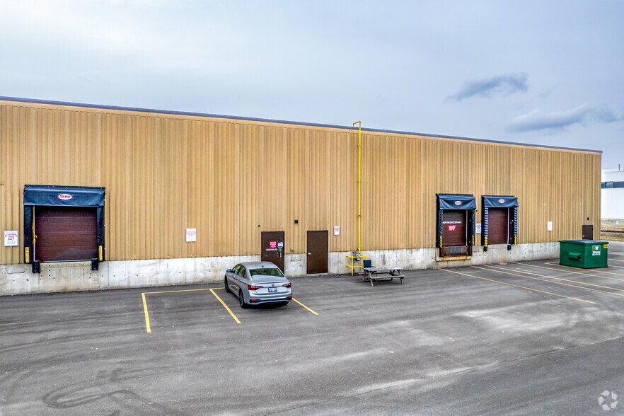 More Photos Of 1705 Argentia Rd, Mississauga Warehouse For Lease