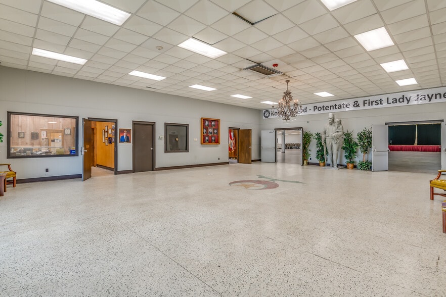 More Photos Of 555 Eastern Blvd, Montgomery Lodge Meeting Hall For Sale