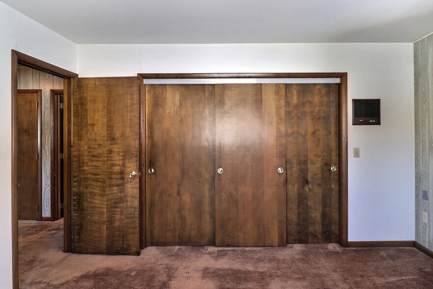 More Photos Of 306 Merwinsburg Rd, Effort Apartments For Sale