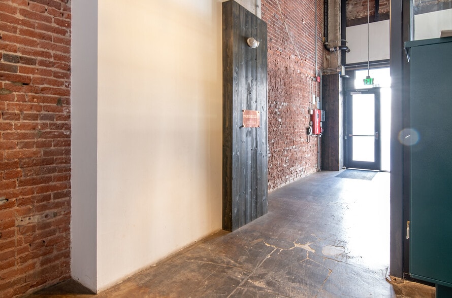 More Photos Of 731 S Broadway, Los Angeles Loft Creative Space For Sale