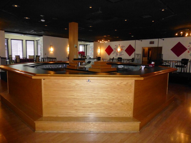 More Photos Of 2017 Bernville Rd, Reading Hotel For Sale