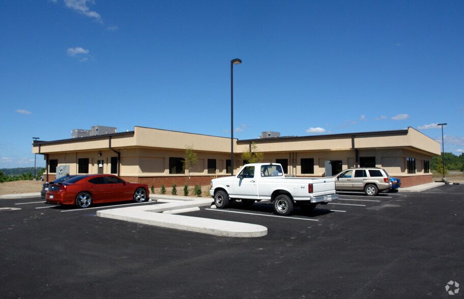 More Photos Of 422 Kinetic Park, Huntington Office For Sale