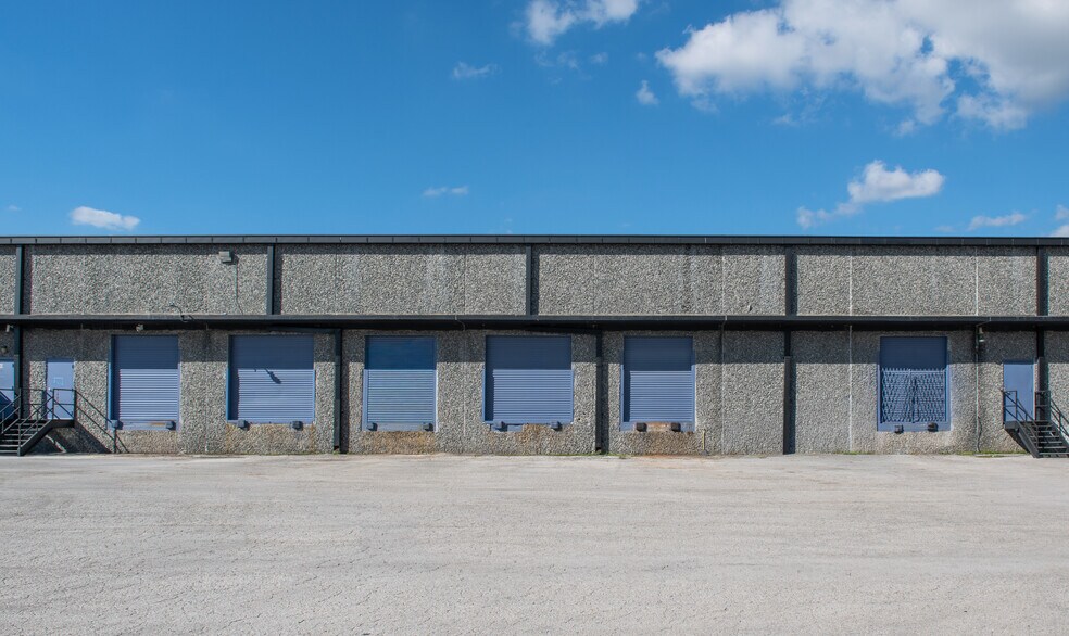 More Photos Of 1057 Ellis Rd N, Jacksonville Warehouse For Lease