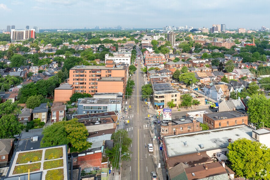 More Photos Of 1269-1271 Dundas St W, Toronto Storefront Retail Office For Lease