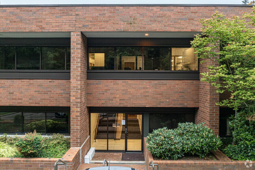 More Photos Of 2320 130th Ave NE, Bellevue Office For Lease