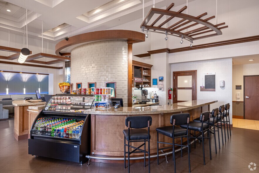 More Photos Of 4610 W Walnut St, Rogers Hotel For Sale
