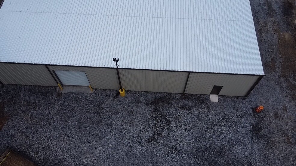 More Photos Of 740 N Price Rd, Buford Industrial For Lease