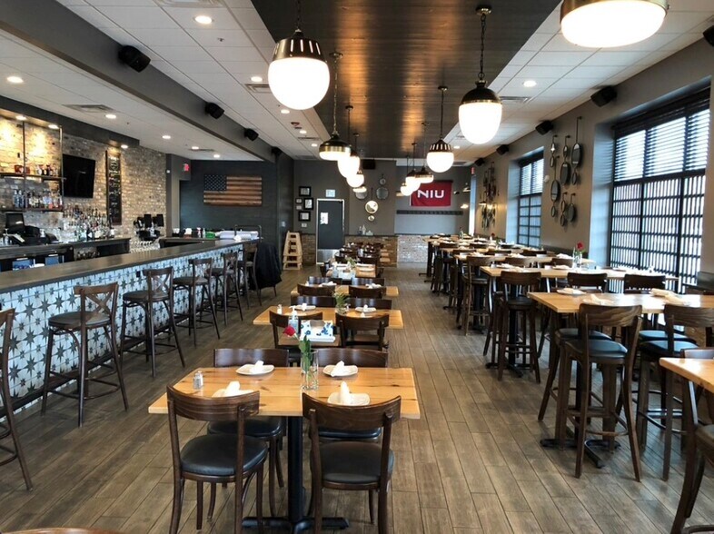 More Photos Of 106 E Lincoln Hwy, Dekalb Restaurant For Lease