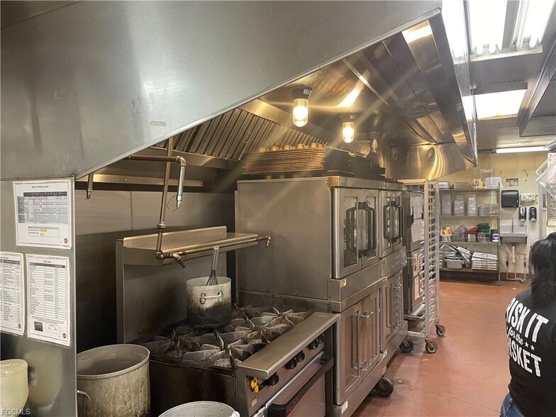 More Photos Of 12148 S Cleveland Ave, Fort Myers Restaurant For Sale