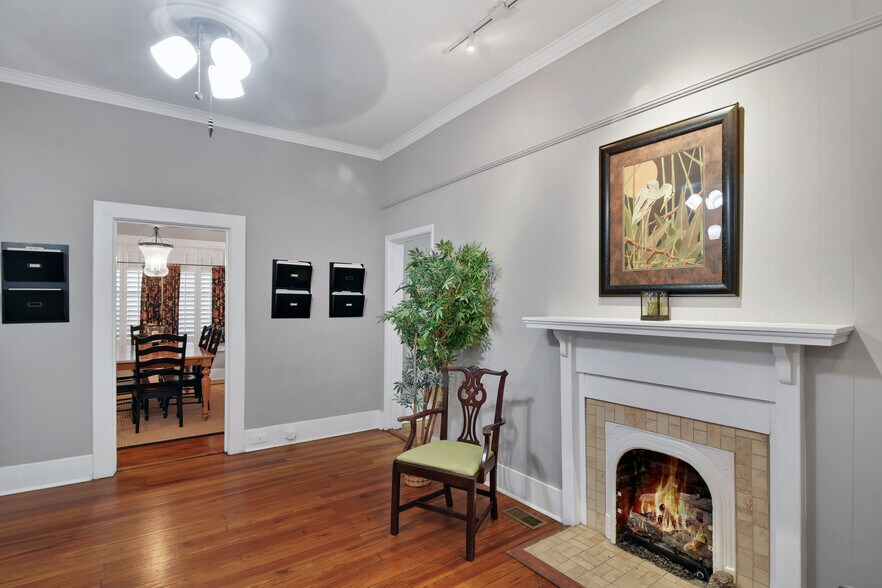 More Photos Of 1607 Norwich St, Brunswick Flex For Sale