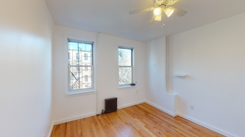 More Photos Of 46 Sutton St, Brooklyn Apartments For Sale