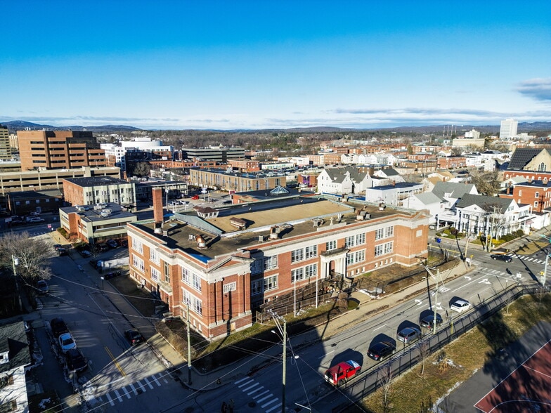 More Photos Of 470 Pine St, Manchester Schools For Sale