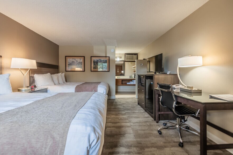 More Photos Of 1809 N 16th St, Wheatland Hotel For Sale