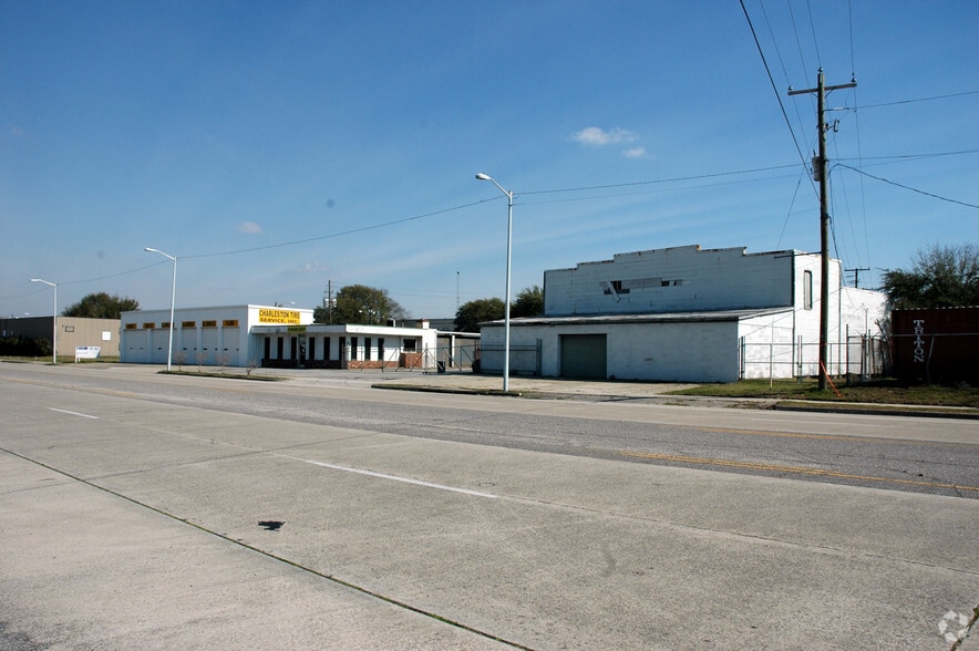 More Photos Of 2940 Rivers Ave, North Charleston Service For Lease