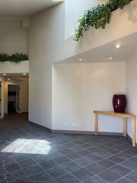 More Photos Of 3151 Airway Ave, Costa Mesa Medical For Lease