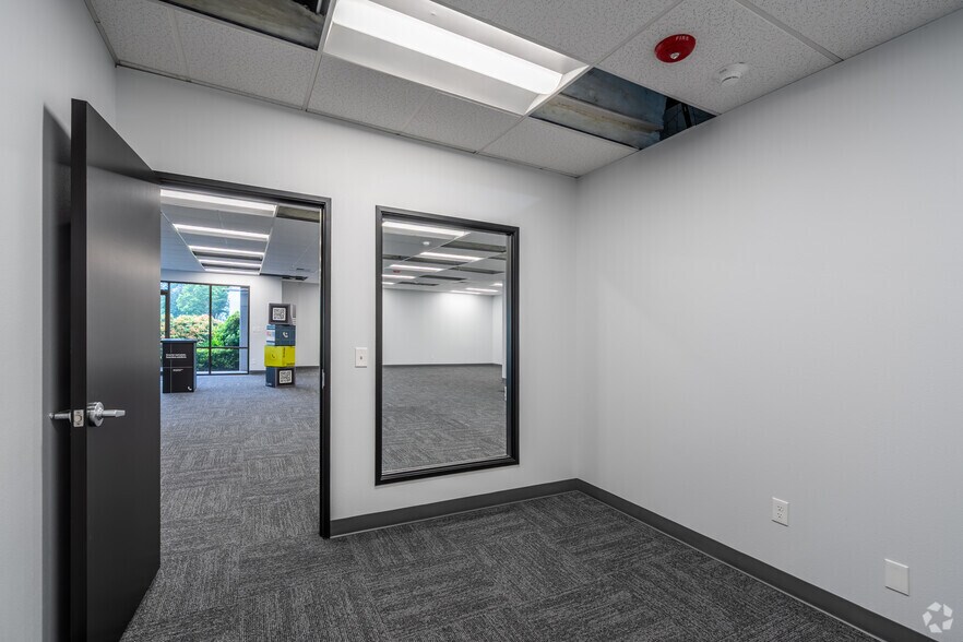 More Photos Of 22441-22477 72nd Ave S, Kent Unknown For Lease