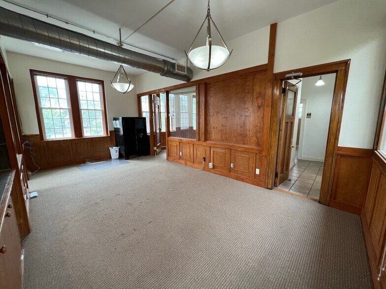 More Photos Of 499-500 Grotto St N, Saint Paul Loft Creative Space For Sale