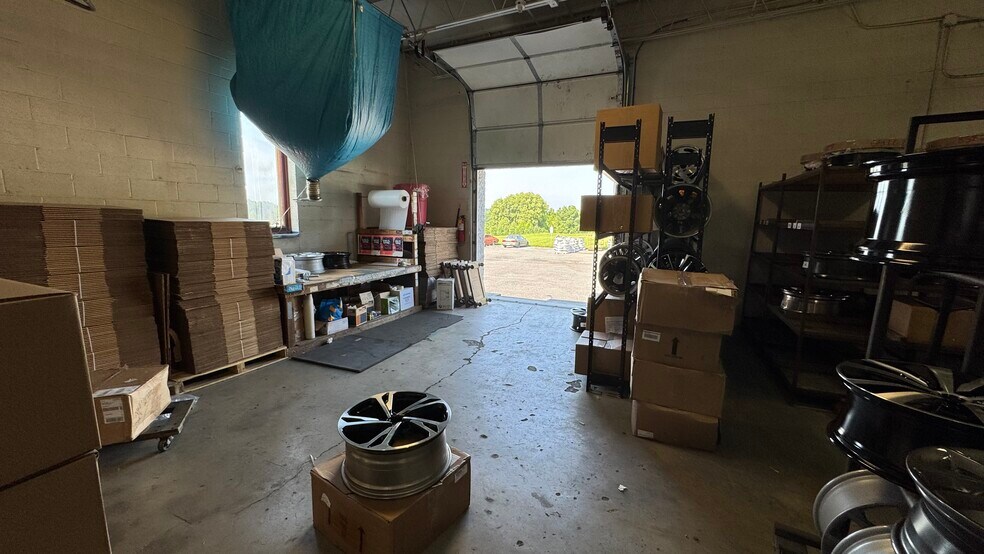 More Photos Of 231 Moorestown Dr, Bath Manufacturing For Sale