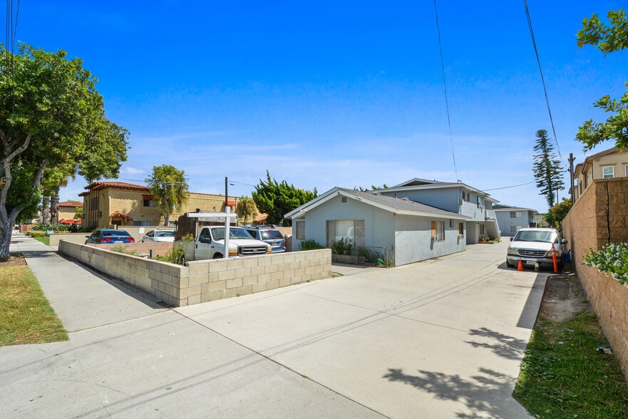 Primary Photo Of 11062 Excelsior Dr, Norwalk Apartments For Sale