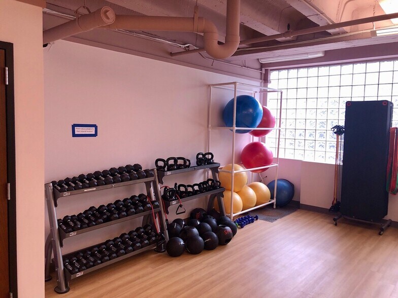 More Photos Of 537 E Pete Rose Way, Cincinnati Office For Lease