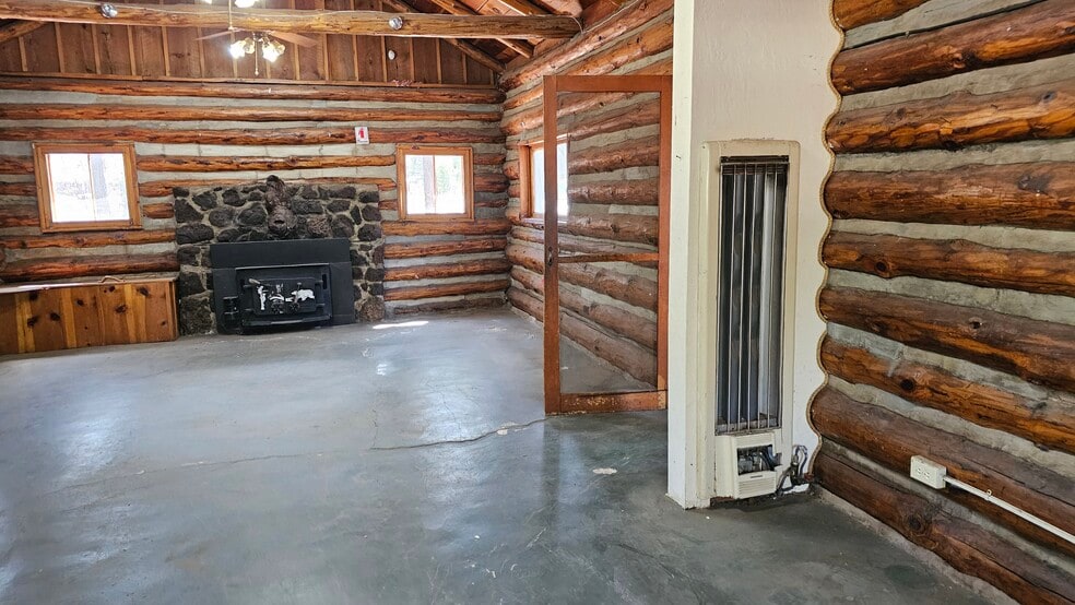 More Photos Of 182 White Mountain blvd, Lakeside General Retail For Sale