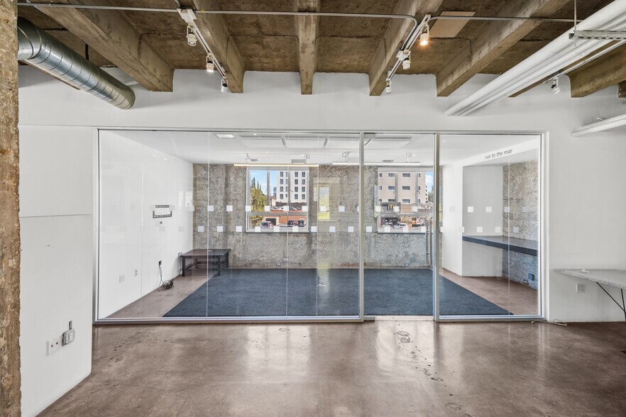 More Photos Of 6363 Wilshire Blvd, Los Angeles Loft Creative Space For Lease