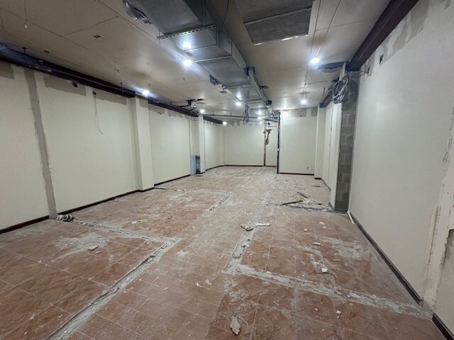 More Photos Of 92-05 Roosevelt Ave, Jackson Heights Storefront Retail Office For Lease