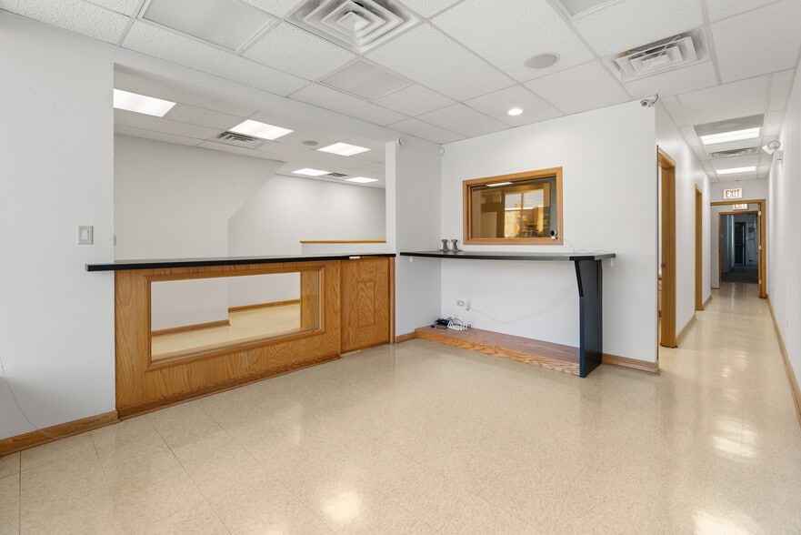 More Photos Of 6135 N Elston Ave, Chicago Office Residential For Sale
