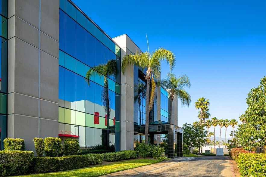 More Photos Of 221 W Crest St, Escondido Office For Sale