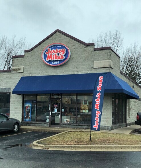 More Photos Of 1711-1807 N Richmond Rd, McHenry Unknown For Sale