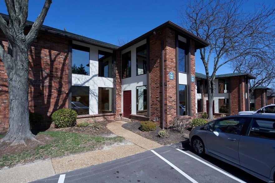 More Photos Of 101-279 Clarkson Executive Park, Ellisville Office For Lease