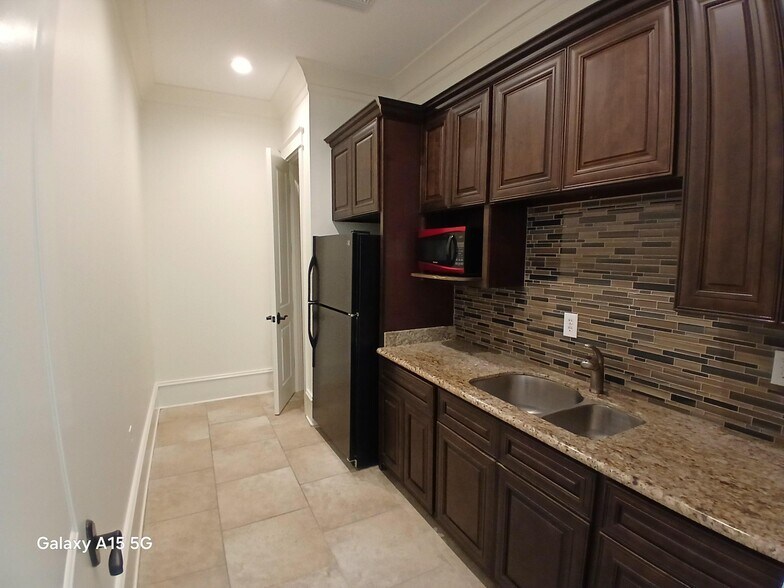 More Photos Of 6210 N W St, Pensacola General Retail For Lease