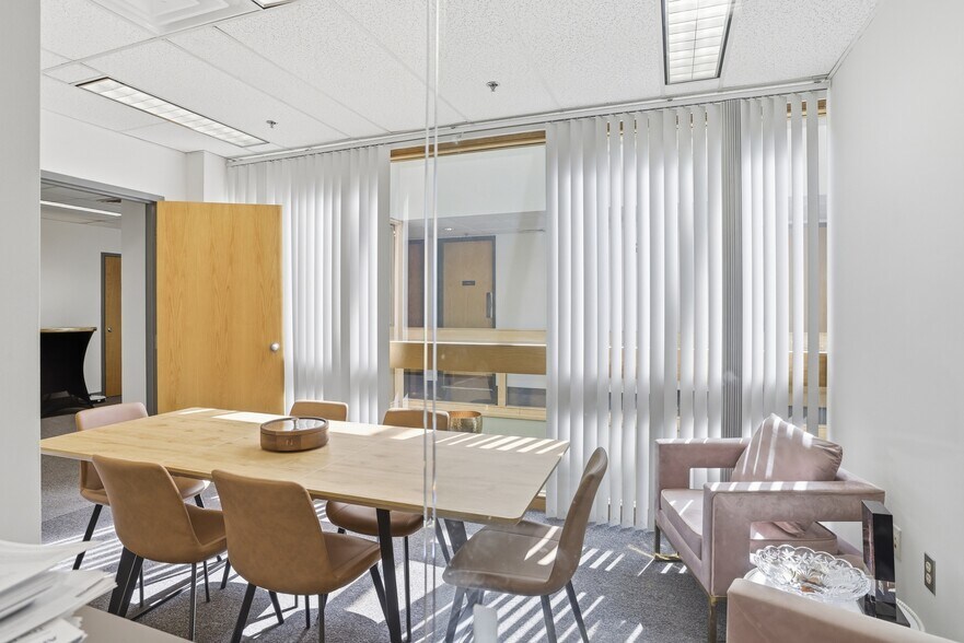 More Photos Of 101 Cambridge St, Burlington Medical For Lease