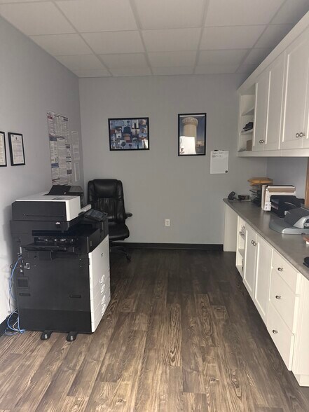 More Photos Of 6102 Imperial Loop, College Station Light Distribution For Lease